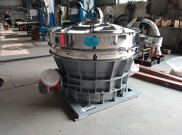 直徑1000mm直排篩與物料接觸的部分為304不銹鋼材質(zhì)適合篩分一些食品，化工，醫(yī)藥等行業(yè)的篩分要求。