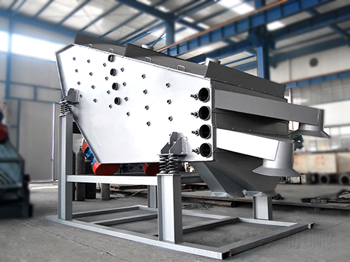 概率篩多用于礦場大型的篩分場地和一些比較較大，對設(shè)備破壞程度高的物料進(jìn)行篩分。